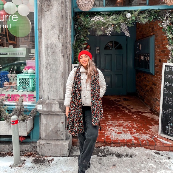 Meet your Posher, Daniela - Picture 2 of 3